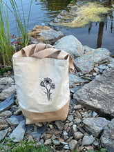 Afbeelding in Gallery-weergave laden, Totebag met geboortebloem