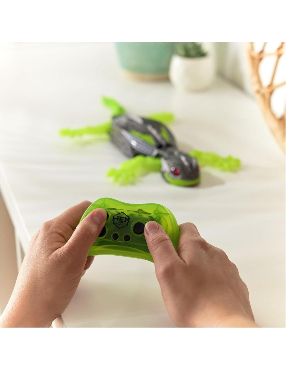 Hex bots Wall Crawler Gecko